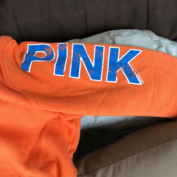 SOLD) Pink VS Sweatshirt small - Picture 2 of 5